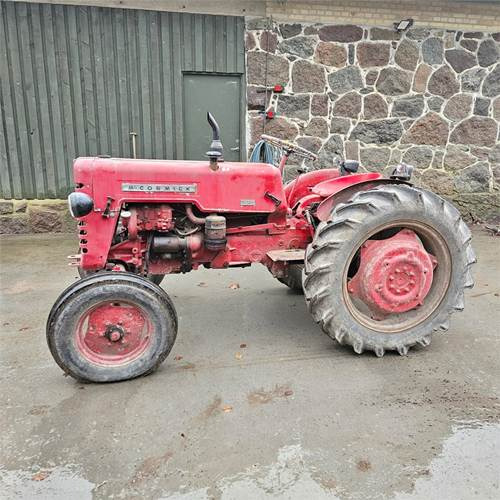 McCORMICK D-324 Standard - Traktori: kuva McCORMICK D-324 Standard - Traktori McCORMICK D-324 Standard - Traktori: kuva McCORMICK D-324 Standard - Traktori