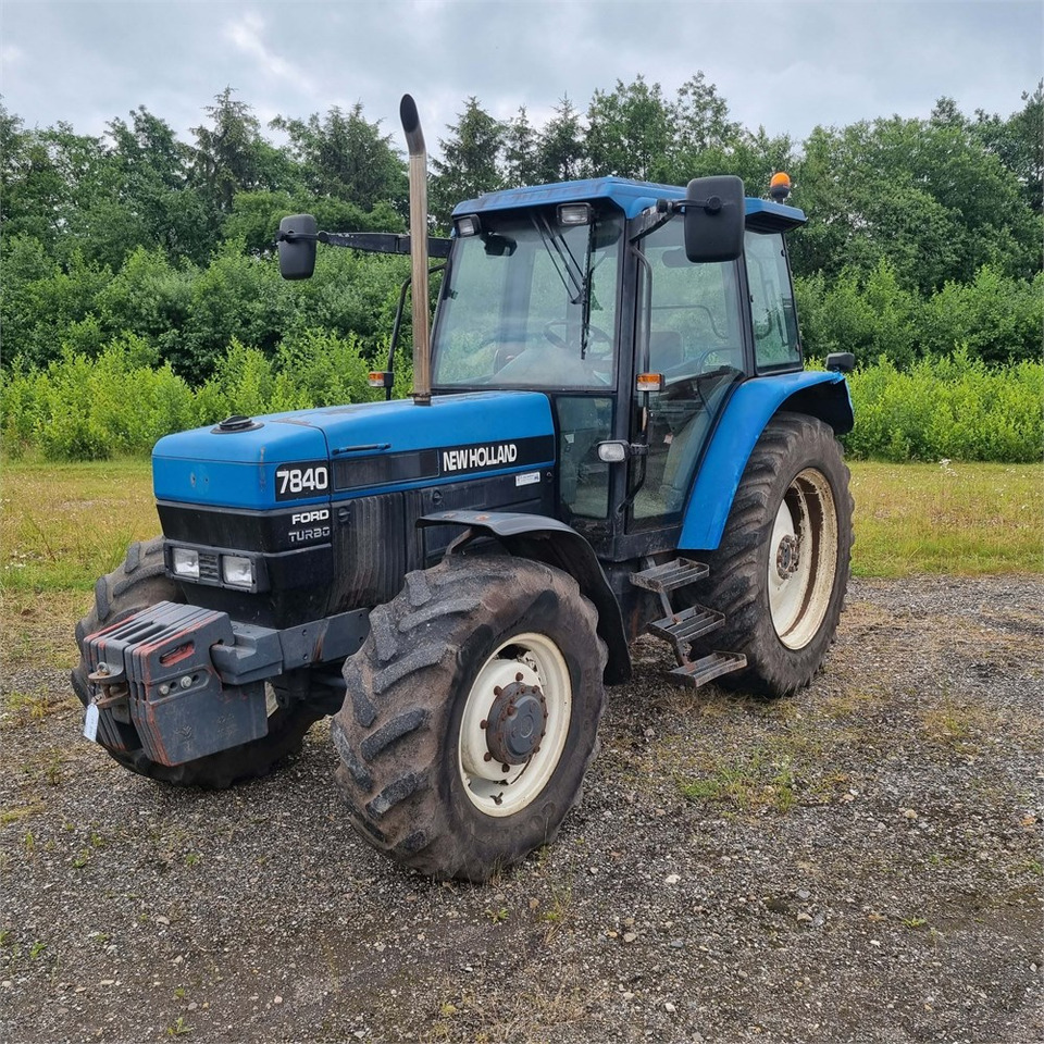 New Holland 7840 - Traktori: kuva New Holland 7840 - Traktori New Holland 7840 - Traktori: kuva New Holland 7840 - Traktori
