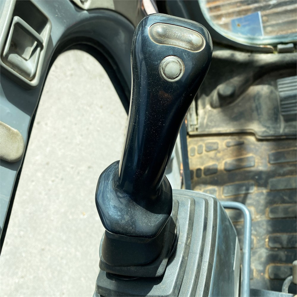 Telakaivukone New Holland E 265 B: kuva Telakaivukone New Holland E 265 B Telakaivukone New Holland E 265 B: kuva Telakaivukone New Holland E 265 B