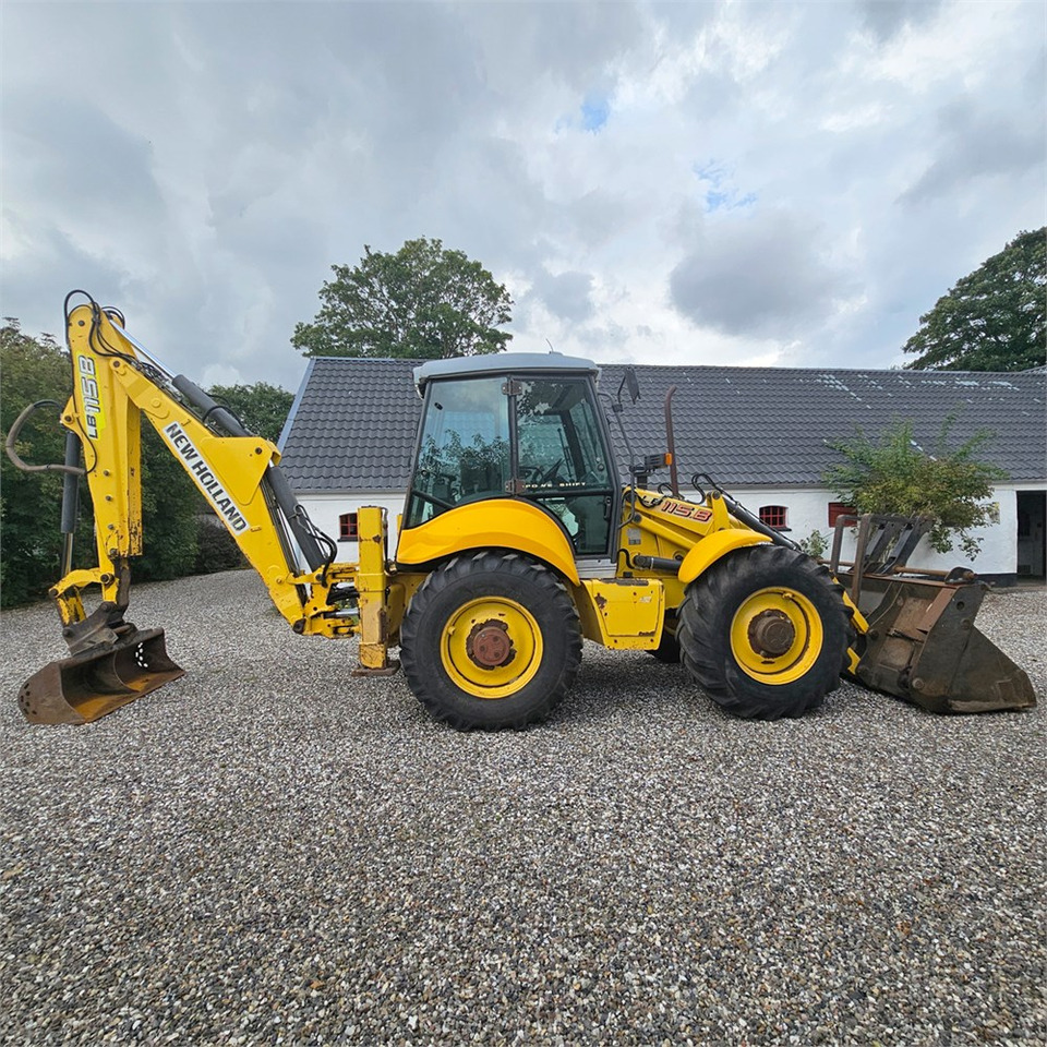 New Holland LB115 B-4PS - Kaivuri-trukki: kuva New Holland LB115 B-4PS - Kaivuri-trukki New Holland LB115 B-4PS - Kaivuri-trukki: kuva New Holland LB115 B-4PS - Kaivuri-trukki