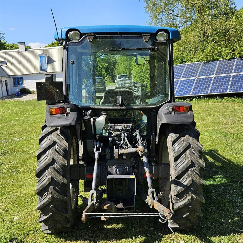 New Holland TN55D - Traktori: kuva New Holland TN55D - Traktori New Holland TN55D - Traktori: kuva New Holland TN55D - Traktori
