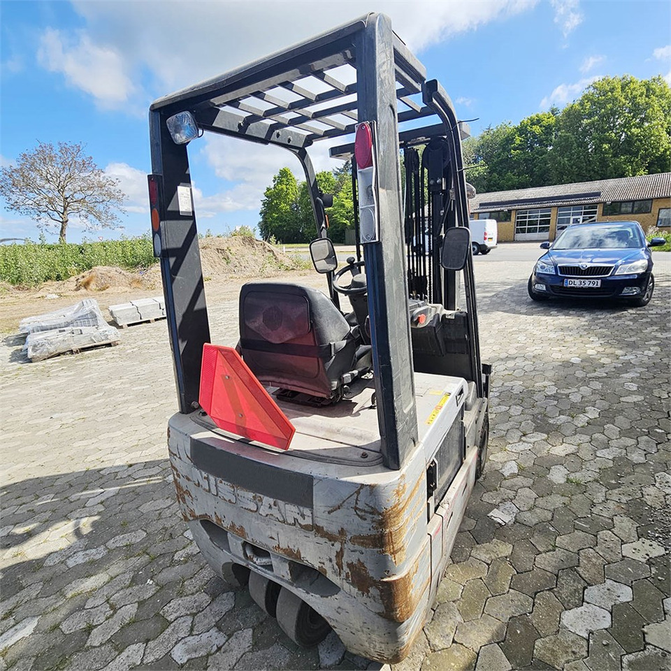 Nissan 1N1L150 - Vastapainotrukki: kuva Nissan 1N1L150 - Vastapainotrukki Nissan 1N1L150 - Vastapainotrukki: kuva Nissan 1N1L150 - Vastapainotrukki