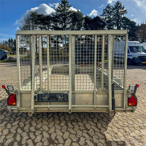 Nugent P3718 - Peräkärry: kuva Nugent P3718 - Peräkärry Nugent P3718 - Peräkärry: kuva Nugent P3718 - Peräkärry