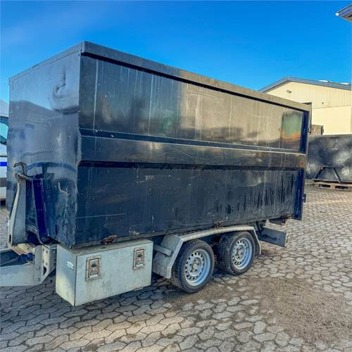 PHV ECE-R13 - Peräkärry: kuva PHV ECE-R13 - Peräkärry PHV ECE-R13 - Peräkärry: kuva PHV ECE-R13 - Peräkärry