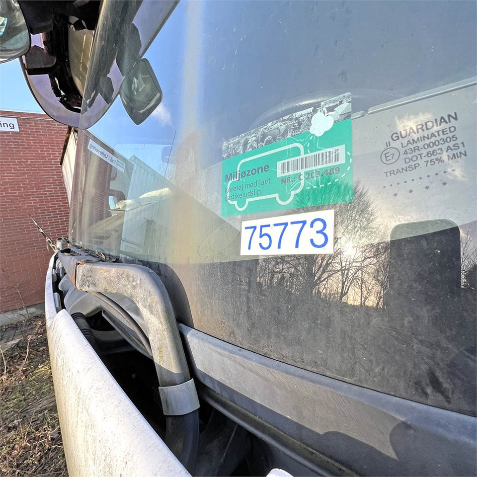 Renault 410 DXI Premimium - Kuorma-auto alusta: kuva Renault 410 DXI Premimium - Kuorma-auto alusta Renault 410 DXI Premimium - Kuorma-auto alusta: kuva Renault 410 DXI Premimium - Kuorma-auto alusta