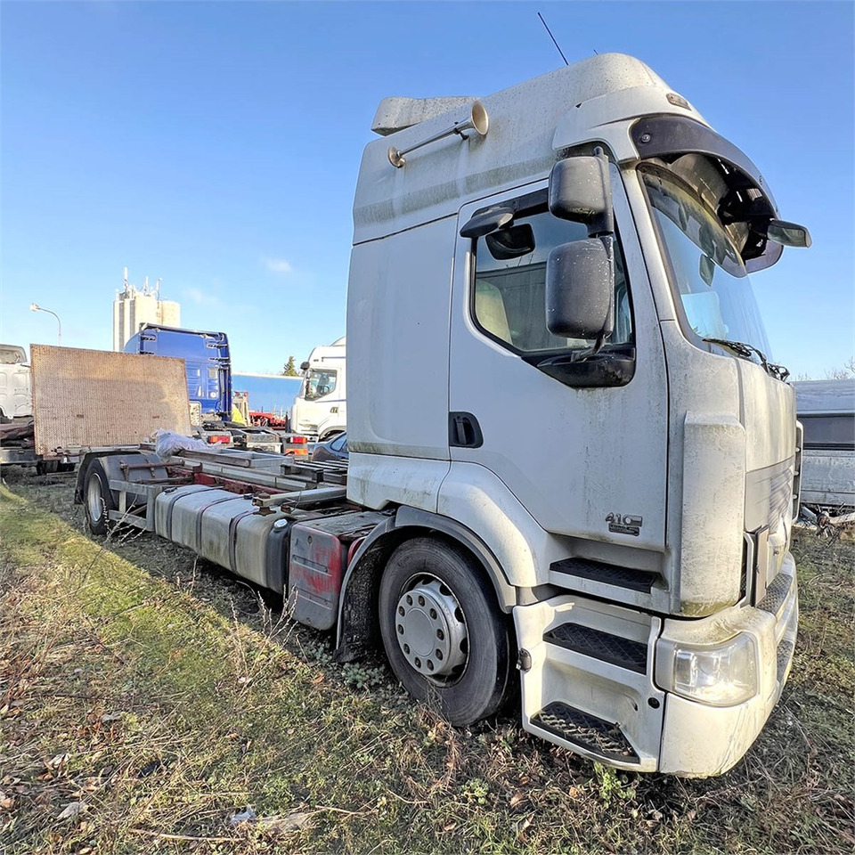 Renault 410 DXI Premimium - Kuorma-auto alusta: kuva Renault 410 DXI Premimium - Kuorma-auto alusta Renault 410 DXI Premimium - Kuorma-auto alusta: kuva Renault 410 DXI Premimium - Kuorma-auto alusta