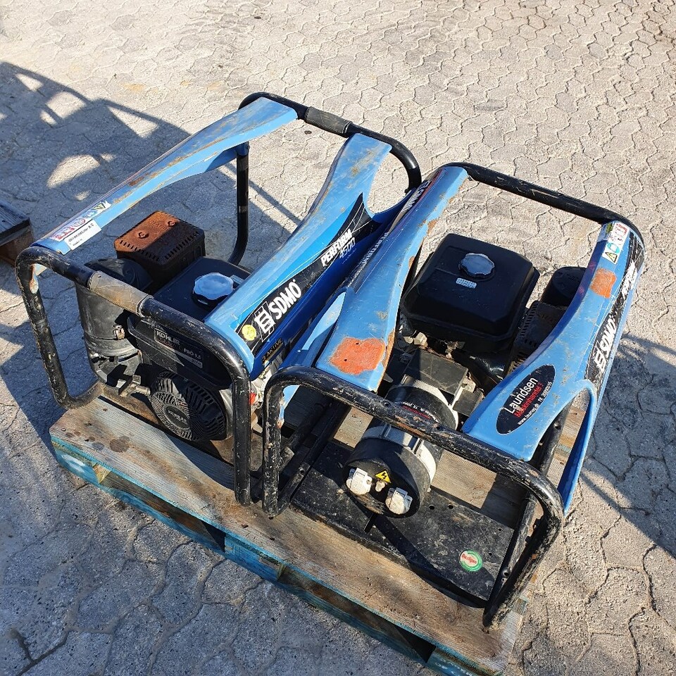 SDMO 4500 - Sähkögeneraattori: kuva SDMO 4500 - Sähkögeneraattori SDMO 4500 - Sähkögeneraattori: kuva SDMO 4500 - Sähkögeneraattori
