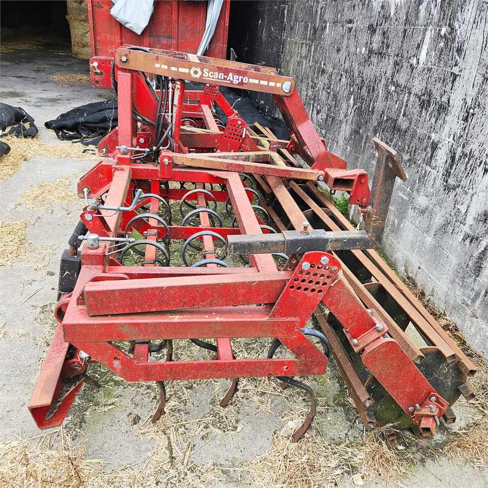 Scan-Agro 4 meter - Kultivaattori: kuva Scan-Agro 4 meter - Kultivaattori Scan-Agro 4 meter - Kultivaattori: kuva Scan-Agro 4 meter - Kultivaattori