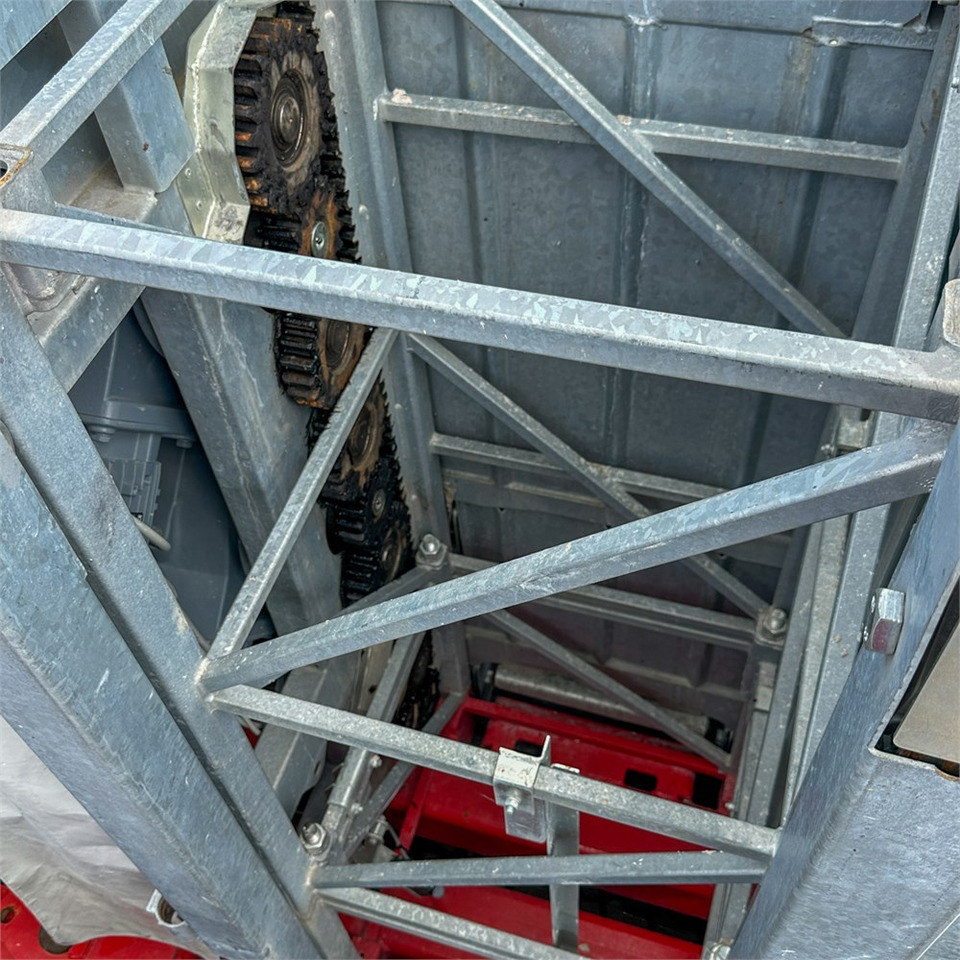 Henkilönostin Scanclimber SC 8000: kuva Henkilönostin Scanclimber SC 8000 Henkilönostin Scanclimber SC 8000: kuva Henkilönostin Scanclimber SC 8000