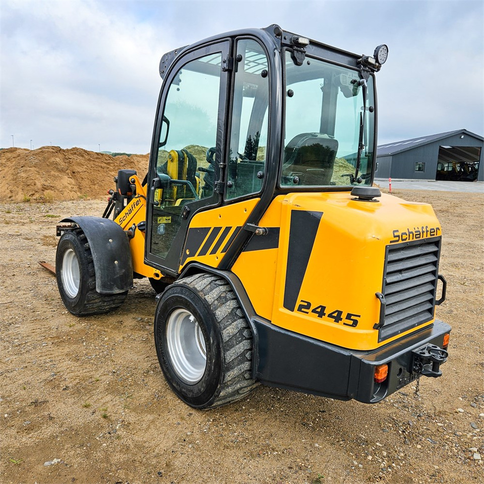 Schaeff 2445 - Pyöräkuormaaja: kuva Schaeff 2445 - Pyöräkuormaaja Schaeff 2445 - Pyöräkuormaaja: kuva Schaeff 2445 - Pyöräkuormaaja