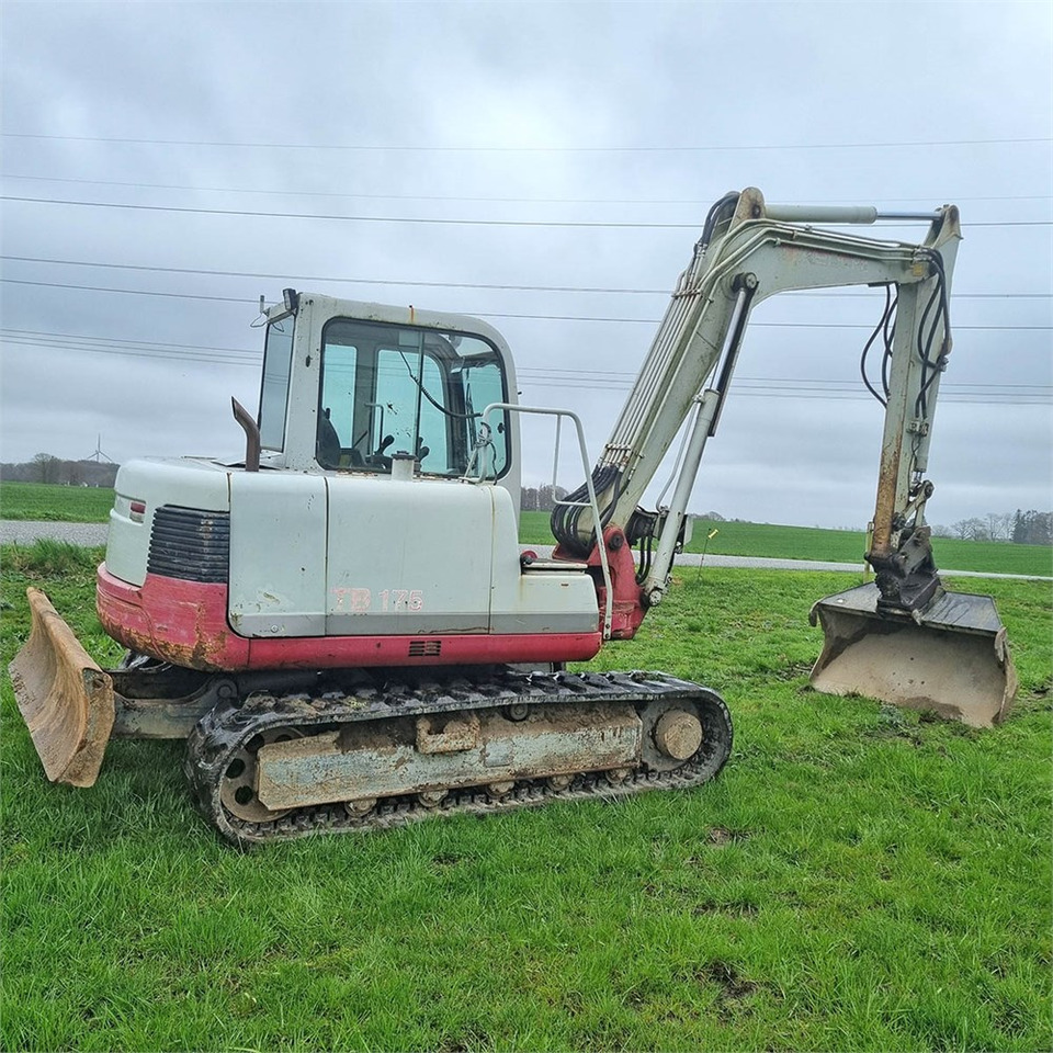 Takeuchi TB175 - Minikuormaaja: kuva Takeuchi TB175 - Minikuormaaja Takeuchi TB175 - Minikuormaaja: kuva Takeuchi TB175 - Minikuormaaja