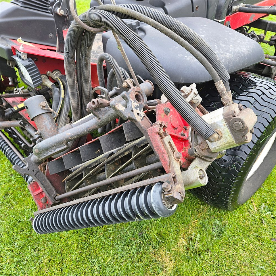 Ruohonleikkuri Toro Realmaster 5510: kuva Ruohonleikkuri Toro Realmaster 5510 Ruohonleikkuri Toro Realmaster 5510: kuva Ruohonleikkuri Toro Realmaster 5510