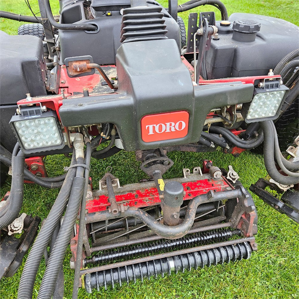 Ruohonleikkuri Toro Realmaster 5510: kuva Ruohonleikkuri Toro Realmaster 5510 Ruohonleikkuri Toro Realmaster 5510: kuva Ruohonleikkuri Toro Realmaster 5510