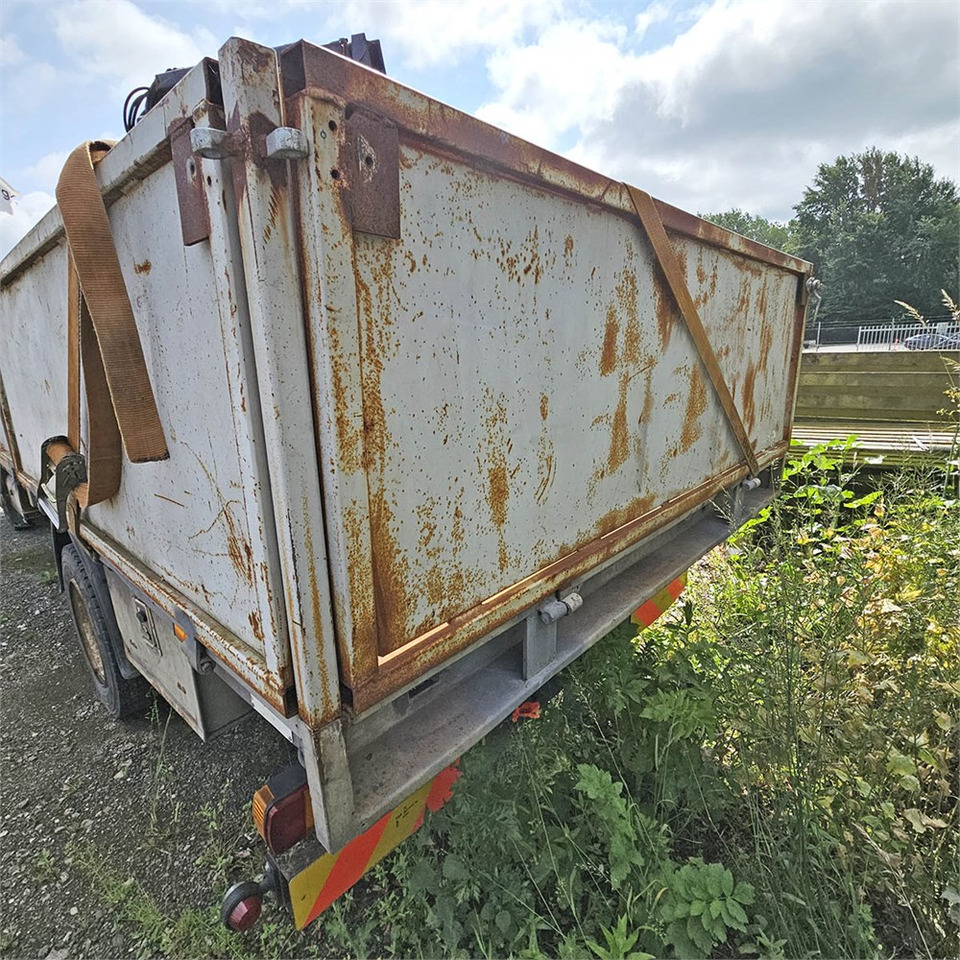 Toyota Dyna 200 - Lava-kuorma-auto: kuva Toyota Dyna 200 - Lava-kuorma-auto Toyota Dyna 200 - Lava-kuorma-auto: kuva Toyota Dyna 200 - Lava-kuorma-auto
