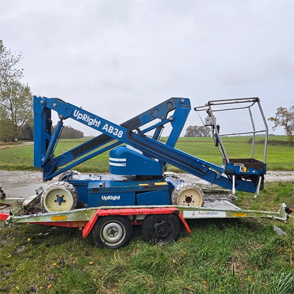 UpRight AB38 - Puomilava: kuva UpRight AB38 - Puomilava UpRight AB38 - Puomilava: kuva UpRight AB38 - Puomilava