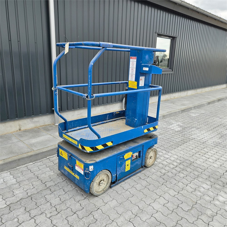 UpRight TM12 - Pystymastonostin: kuva UpRight TM12 - Pystymastonostin UpRight TM12 - Pystymastonostin: kuva UpRight TM12 - Pystymastonostin