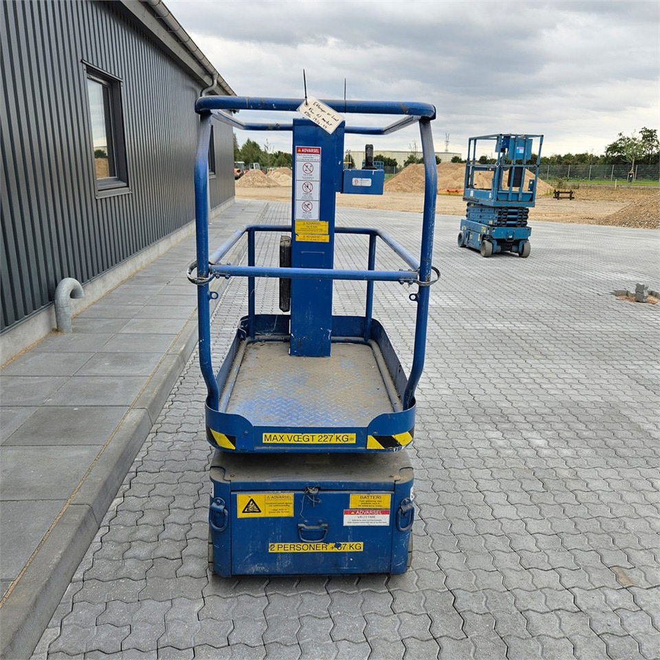 UpRight TM12 - Pystymastonostin: kuva UpRight TM12 - Pystymastonostin UpRight TM12 - Pystymastonostin: kuva UpRight TM12 - Pystymastonostin