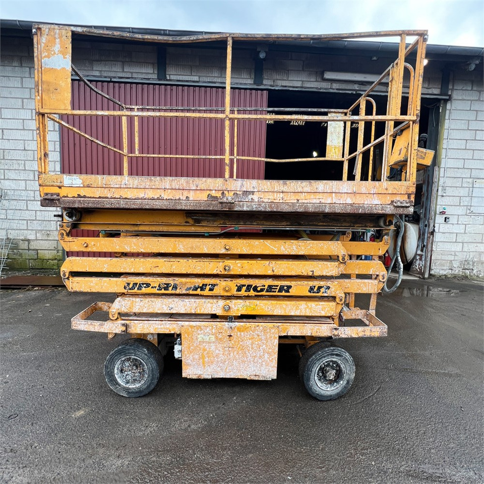 UpRight Tiger F5024-01 - Saksilava: kuva UpRight Tiger F5024-01 - Saksilava UpRight Tiger F5024-01 - Saksilava: kuva UpRight Tiger F5024-01 - Saksilava