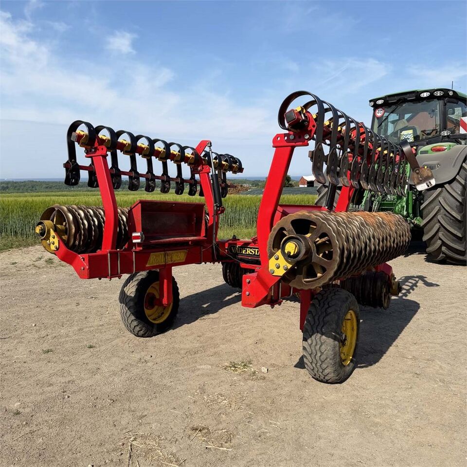 Väderstad Rollex Rx620 - Jyrä - maanviljely: kuva Väderstad Rollex Rx620 - Jyrä - maanviljely Väderstad Rollex Rx620 - Jyrä - maanviljely: kuva Väderstad Rollex Rx620 - Jyrä - maanviljely