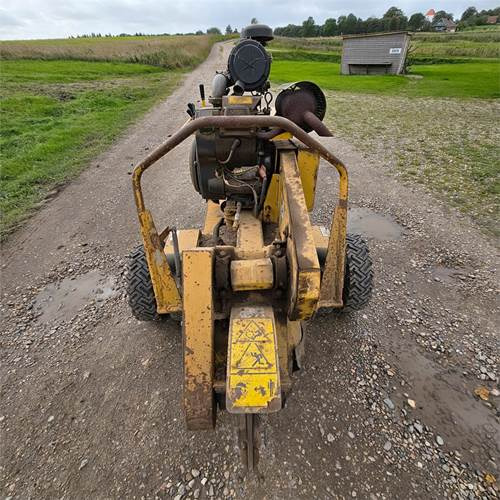 Vermeer SC252 - Kantojyrsin: kuva Vermeer SC252 - Kantojyrsin Vermeer SC252 - Kantojyrsin: kuva Vermeer SC252 - Kantojyrsin