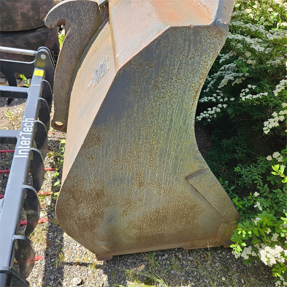 Volvo 44001 - Kuormaajan kauha - Rakennuskoneet: kuva Volvo 44001 - Kuormaajan kauha - Rakennuskoneet Volvo 44001 - Kuormaajan kauha - Rakennuskoneet: kuva Volvo 44001 - Kuormaajan kauha - Rakennuskoneet