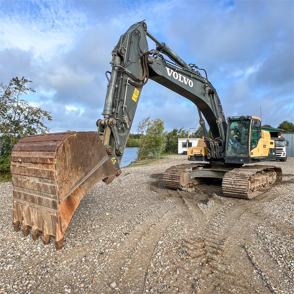 Volvo EC380 DL - Telakaivukone: kuva Volvo EC380 DL - Telakaivukone Volvo EC380 DL - Telakaivukone: kuva Volvo EC380 DL - Telakaivukone