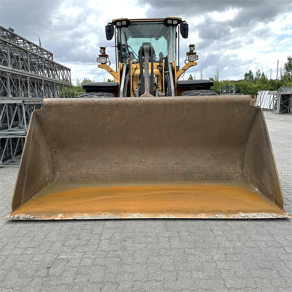 Volvo L120 H - Pyöräkuormaaja: kuva Volvo L120 H - Pyöräkuormaaja Volvo L120 H - Pyöräkuormaaja: kuva Volvo L120 H - Pyöräkuormaaja