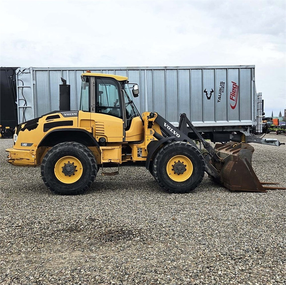 Volvo L45F-TP - Pyöräkuormaaja: kuva Volvo L45F-TP - Pyöräkuormaaja Volvo L45F-TP - Pyöräkuormaaja: kuva Volvo L45F-TP - Pyöräkuormaaja