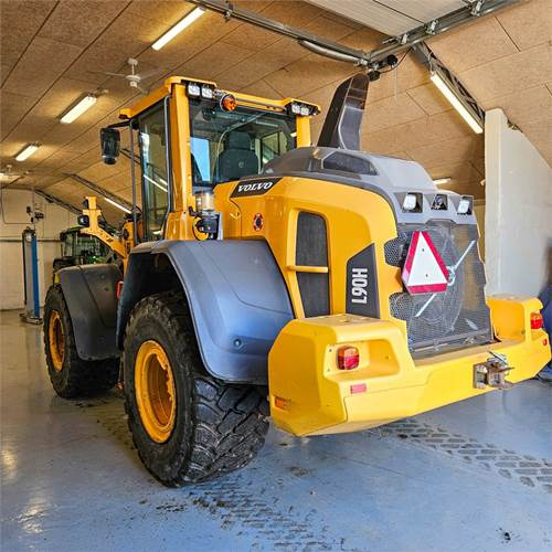 Volvo L90 H - Pyöräkuormaaja: kuva Volvo L90 H - Pyöräkuormaaja Volvo L90 H - Pyöräkuormaaja: kuva Volvo L90 H - Pyöräkuormaaja