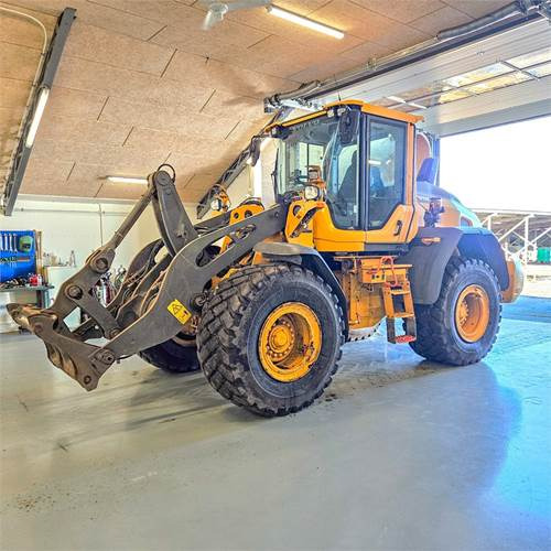 Volvo L90 H - Pyöräkuormaaja: kuva Volvo L90 H - Pyöräkuormaaja Volvo L90 H - Pyöräkuormaaja: kuva Volvo L90 H - Pyöräkuormaaja