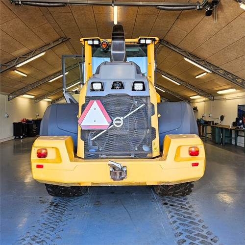 Volvo L90 H - Pyöräkuormaaja: kuva Volvo L90 H - Pyöräkuormaaja Volvo L90 H - Pyöräkuormaaja: kuva Volvo L90 H - Pyöräkuormaaja