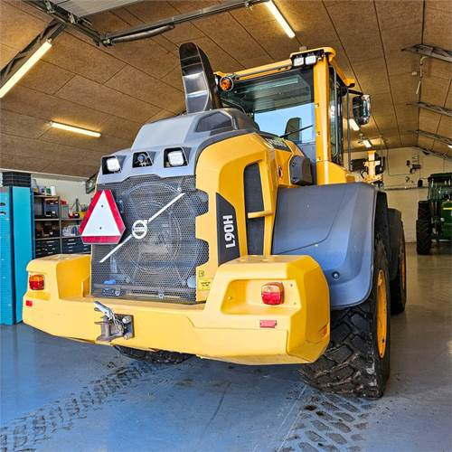 Volvo L90 H - Pyöräkuormaaja: kuva Volvo L90 H - Pyöräkuormaaja Volvo L90 H - Pyöräkuormaaja: kuva Volvo L90 H - Pyöräkuormaaja