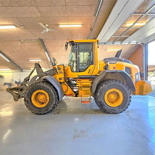Volvo L90 H - Pyöräkuormaaja: kuva Volvo L90 H - Pyöräkuormaaja Volvo L90 H - Pyöräkuormaaja: kuva Volvo L90 H - Pyöräkuormaaja