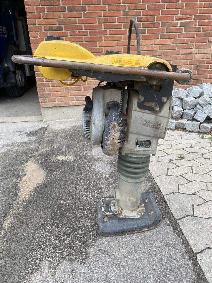 Wacker Neuson Rammer BS 50 - 2i - Täryjuntta: kuva Wacker Neuson Rammer BS 50 - 2i - Täryjuntta Wacker Neuson Rammer BS 50 - 2i - Täryjuntta: kuva Wacker Neuson Rammer BS 50 - 2i - Täryjuntta