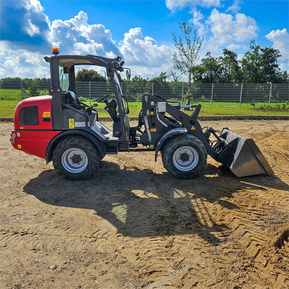 Weidemann 2070 CX - Pyöräkuormaaja: kuva Weidemann 2070 CX - Pyöräkuormaaja Weidemann 2070 CX - Pyöräkuormaaja: kuva Weidemann 2070 CX - Pyöräkuormaaja