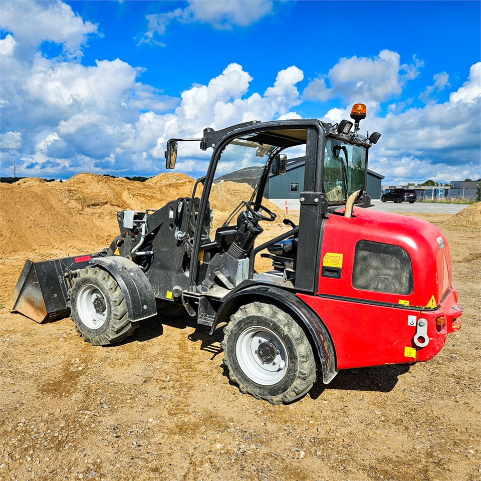 Weidemann 2070 CX - Pyöräkuormaaja: kuva Weidemann 2070 CX - Pyöräkuormaaja Weidemann 2070 CX - Pyöräkuormaaja: kuva Weidemann 2070 CX - Pyöräkuormaaja
