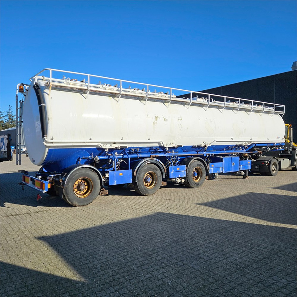 Welgro 97WSL43-32 Food tank - Säiliöpuoliperävaunu: kuva Welgro 97WSL43-32 Food tank - Säiliöpuoliperävaunu Welgro 97WSL43-32 Food tank - Säiliöpuoliperävaunu: kuva Welgro 97WSL43-32 Food tank - Säiliöpuoliperävaunu