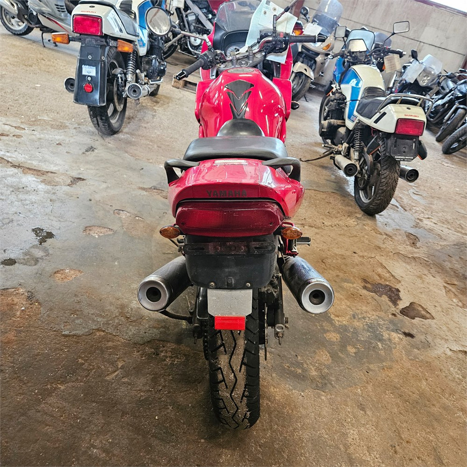 Yamaha XJ600 Diversion - Moottoripyörä: kuva Yamaha XJ600 Diversion - Moottoripyörä Yamaha XJ600 Diversion - Moottoripyörä: kuva Yamaha XJ600 Diversion - Moottoripyörä