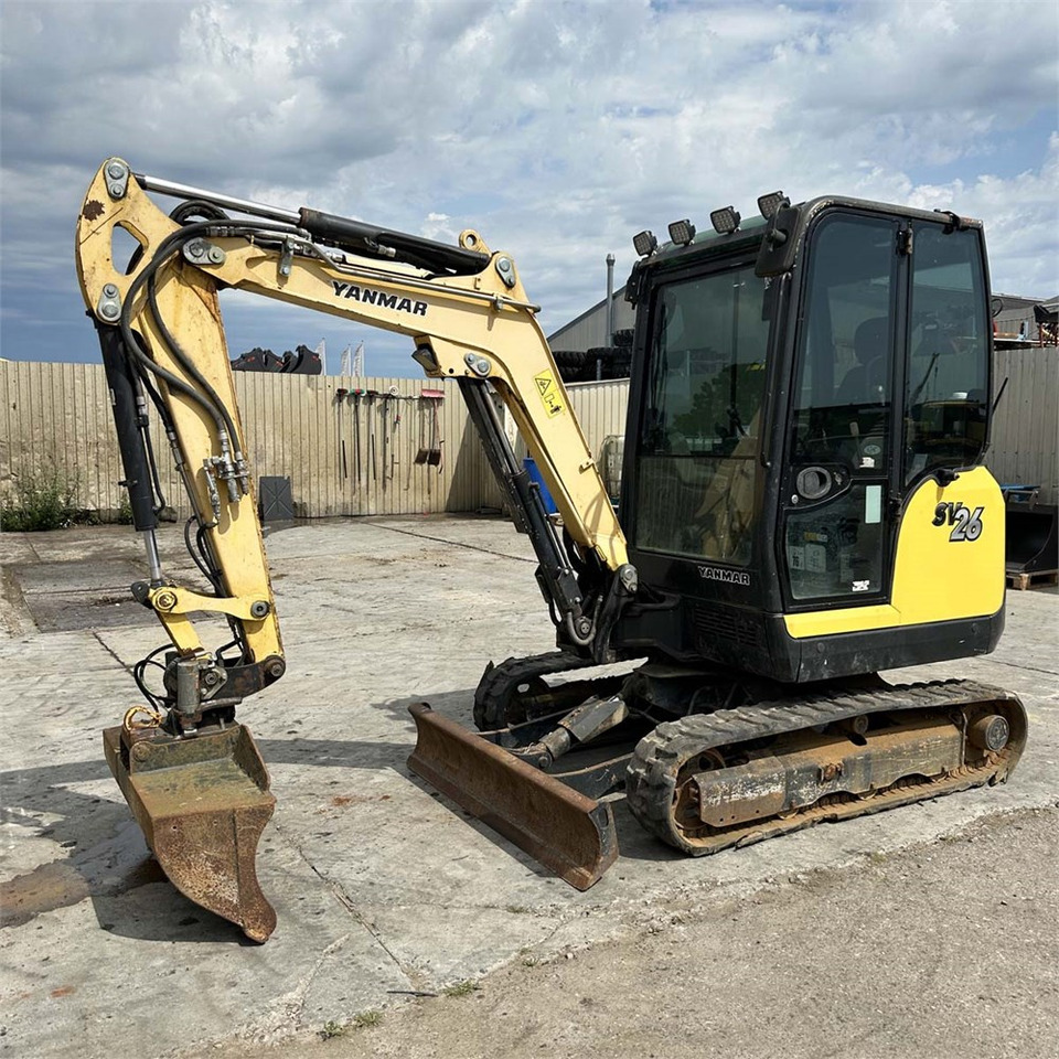 Yanmar SV26 - Minikuormaaja: kuva Yanmar SV26 - Minikuormaaja Yanmar SV26 - Minikuormaaja: kuva Yanmar SV26 - Minikuormaaja