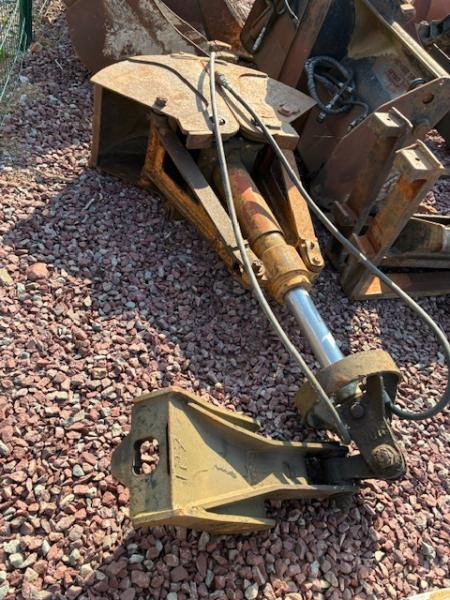 ARDEN EQUIPEMENT LOT EQUIPEMENTS QA 20 - Kaivinkoneen kauha: kuva ARDEN EQUIPEMENT LOT EQUIPEMENTS QA 20 - Kaivinkoneen kauha ARDEN EQUIPEMENT LOT EQUIPEMENTS QA 20 - Kaivinkoneen kauha: kuva ARDEN EQUIPEMENT LOT EQUIPEMENTS QA 20 - Kaivinkoneen kauha