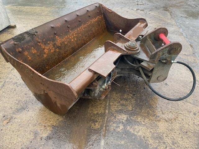 ARDEN EQUIPMENT 1M80 - Kaivinkoneen kauha: kuva ARDEN EQUIPMENT 1M80 - Kaivinkoneen kauha ARDEN EQUIPMENT 1M80 - Kaivinkoneen kauha: kuva ARDEN EQUIPMENT 1M80 - Kaivinkoneen kauha