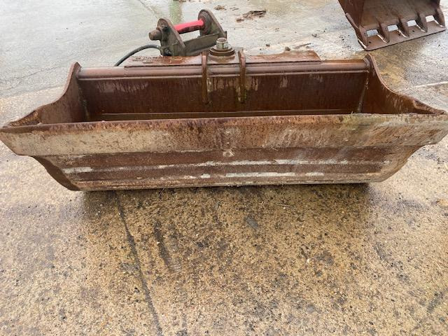 ARDEN EQUIPMENT 1M80 - Kaivinkoneen kauha: kuva ARDEN EQUIPMENT 1M80 - Kaivinkoneen kauha ARDEN EQUIPMENT 1M80 - Kaivinkoneen kauha: kuva ARDEN EQUIPMENT 1M80 - Kaivinkoneen kauha