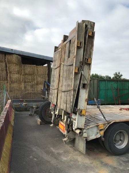 Castera 3 ESSIEUX - Apuvaunu puoliperävaunu: kuva Castera 3 ESSIEUX - Apuvaunu puoliperävaunu Castera 3 ESSIEUX - Apuvaunu puoliperävaunu: kuva Castera 3 ESSIEUX - Apuvaunu puoliperävaunu