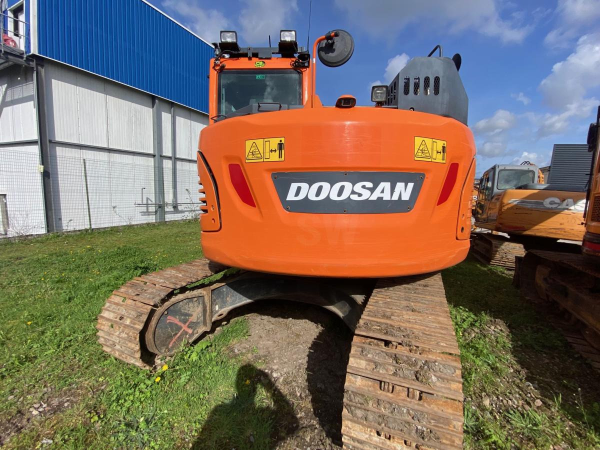 Doosan DX 140 LCR-5 - Telakaivukone: kuva Doosan DX 140 LCR-5 - Telakaivukone Doosan DX 140 LCR-5 - Telakaivukone: kuva Doosan DX 140 LCR-5 - Telakaivukone