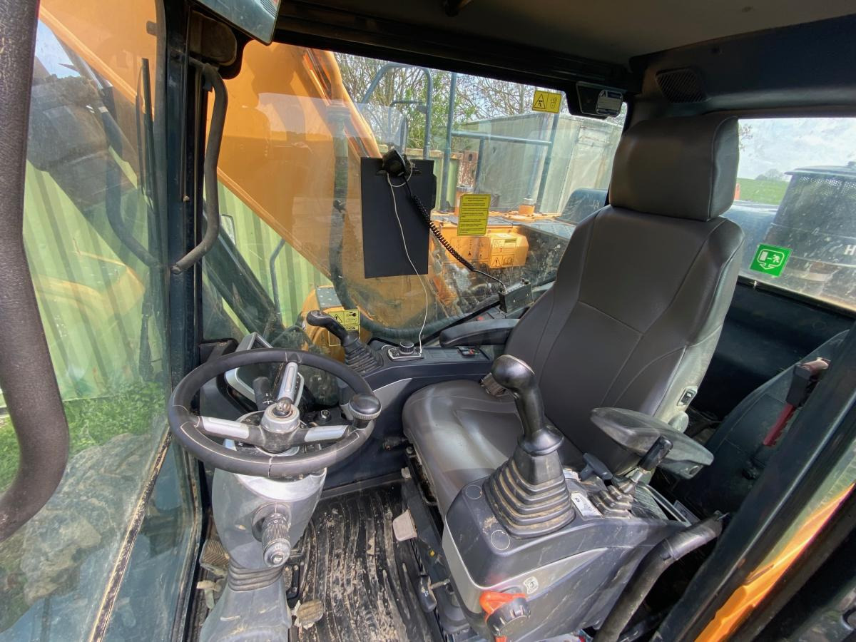 Hyundai HW 210 - Pyöräalustainen kaivinkone: kuva Hyundai HW 210 - Pyöräalustainen kaivinkone Hyundai HW 210 - Pyöräalustainen kaivinkone: kuva Hyundai HW 210 - Pyöräalustainen kaivinkone