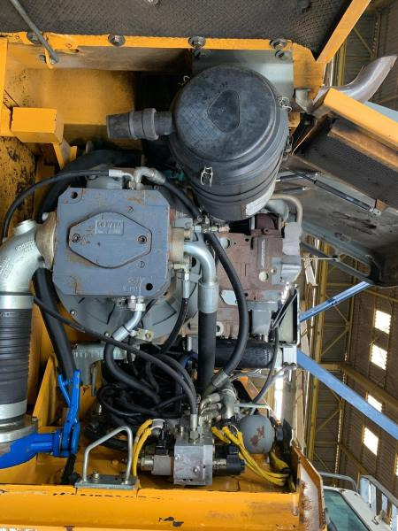 Liebherr R 904C HDSL - Telakaivukone: kuva Liebherr R 904C HDSL - Telakaivukone Liebherr R 904C HDSL - Telakaivukone: kuva Liebherr R 904C HDSL - Telakaivukone