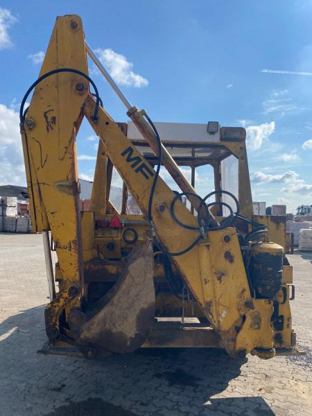 Massey Ferguson MF 50BII - Kaivuri-trukki: kuva Massey Ferguson MF 50BII - Kaivuri-trukki Massey Ferguson MF 50BII - Kaivuri-trukki: kuva Massey Ferguson MF 50BII - Kaivuri-trukki