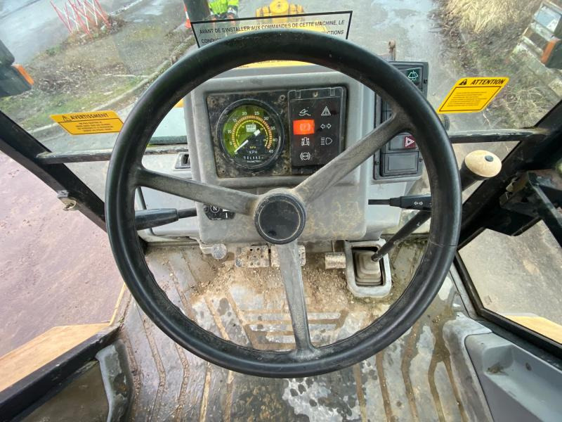 Kaivuri-trukki Massey Ferguson MF 865: kuva Kaivuri-trukki Massey Ferguson MF 865