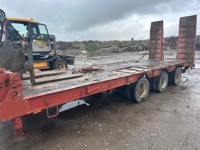 RECORD RPE 24 - Apuvaunu perävaunu: kuva RECORD RPE 24 - Apuvaunu perävaunu RECORD RPE 24 - Apuvaunu perävaunu: kuva RECORD RPE 24 - Apuvaunu perävaunu