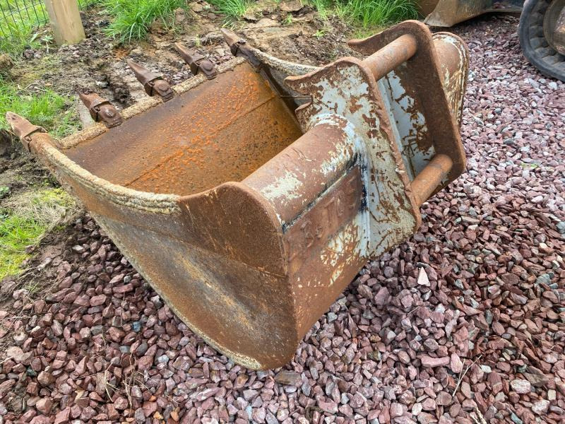 VOLVO 90 CM - Kaivinkoneen kauha: kuva VOLVO 90 CM - Kaivinkoneen kauha VOLVO 90 CM - Kaivinkoneen kauha: kuva VOLVO 90 CM - Kaivinkoneen kauha